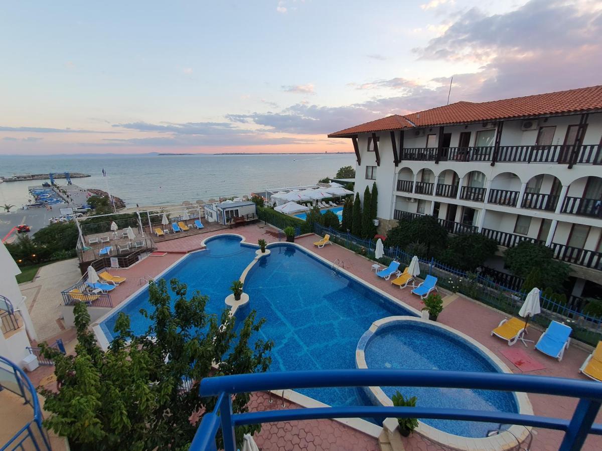 Sveti Vlas Marina Beach Apartment - Vega Village Kültér fotó
